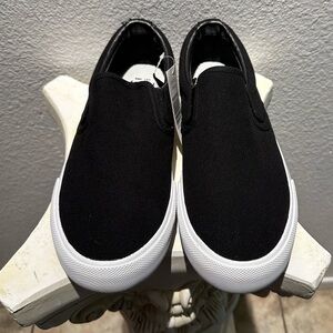 HURLEY ARLO
Slip-On Canvas Shoes Size 8